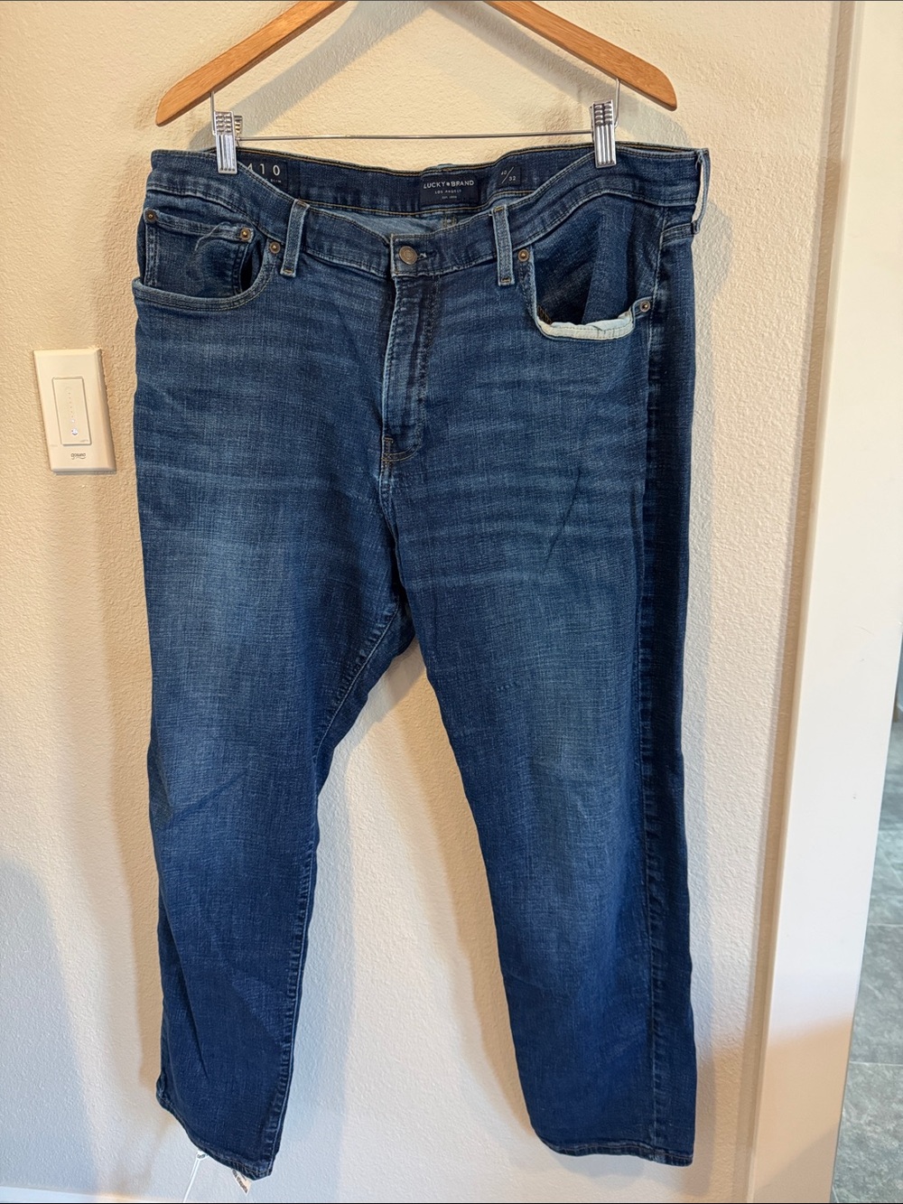Lucky Brand Men's 410 Athletic Slim fit Jeans